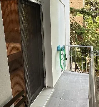 Hp Studio Luxury Apartment-3